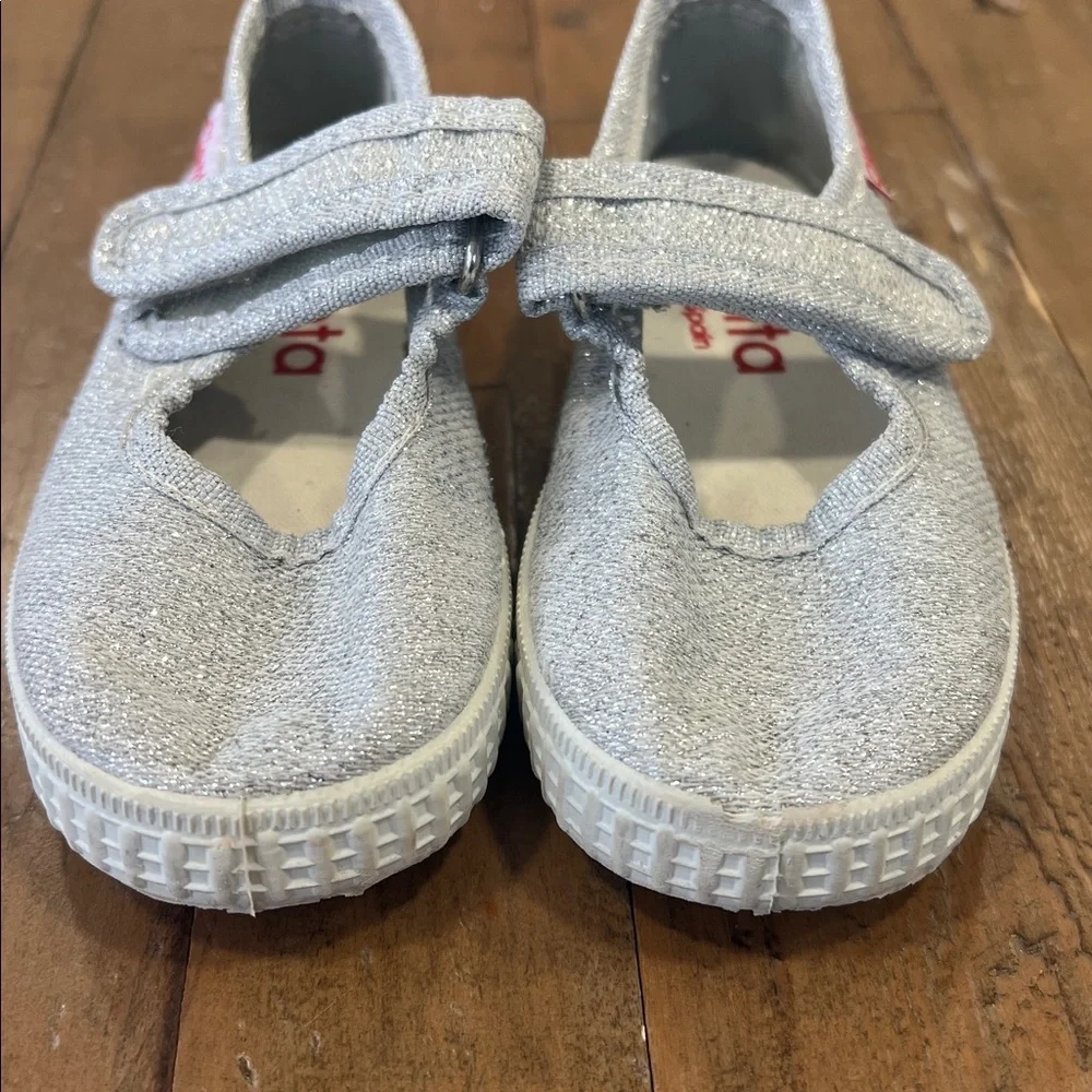 Cienta silver metallic sparkle hook and loop Mary Jane sneakers size 22 US 6
